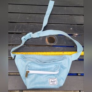 Herschel fanny pack in like new condition